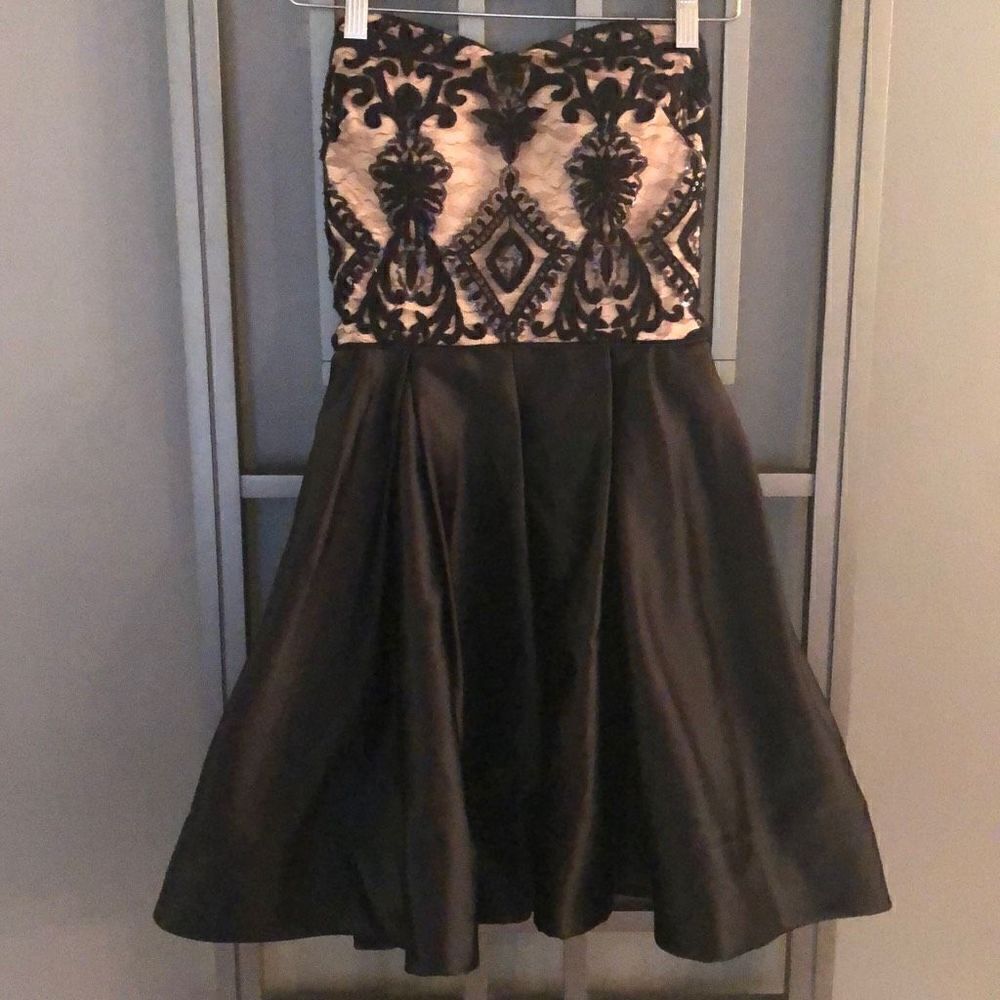 Blondie nites by Stacy ￼sklar Dressy strapless cocktail dress prom dress black l